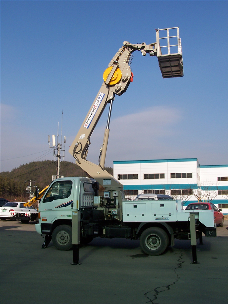 Aerial work truck